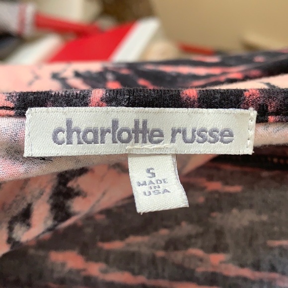 Short Sleeve Open-Back Dress - Picture 4 of 4